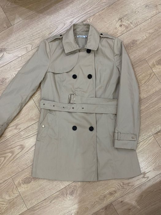 Тренчкот на Stradivarius