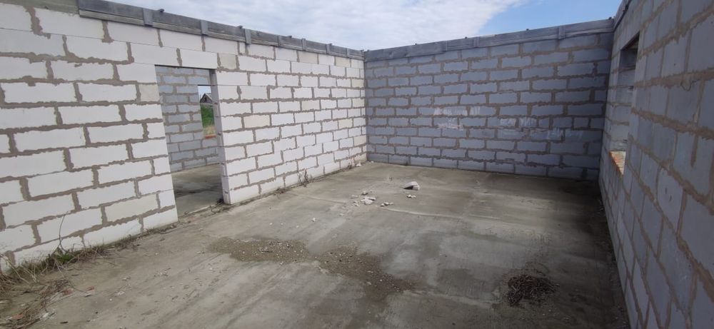 Здание не достроено 180кв²