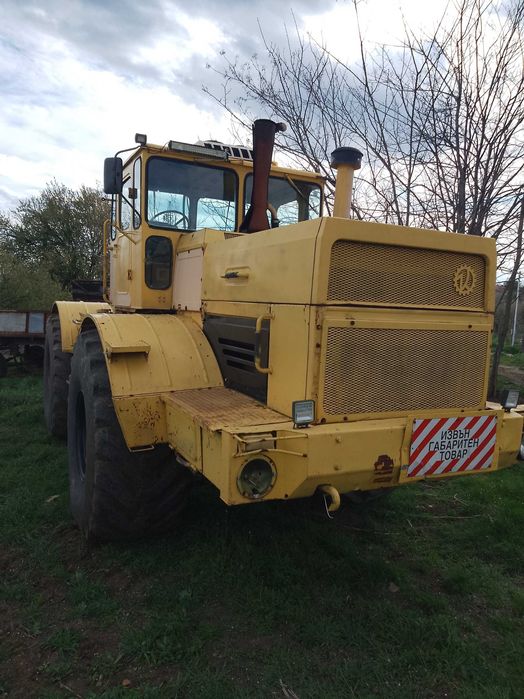 Трактор Ка 700 с плуг