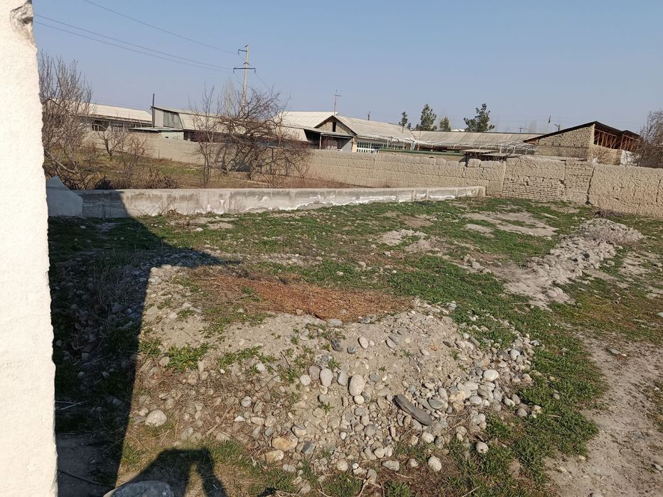 Toshloq tumaniga yaqin joyda yer uchastkasi sotiladi