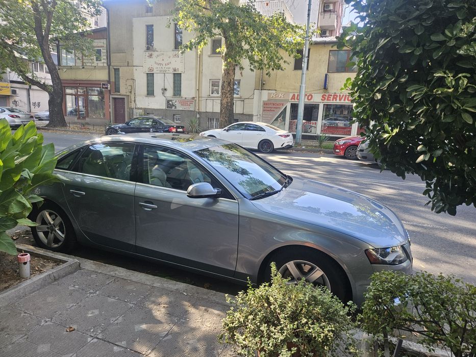 Автомобил Ауди А4