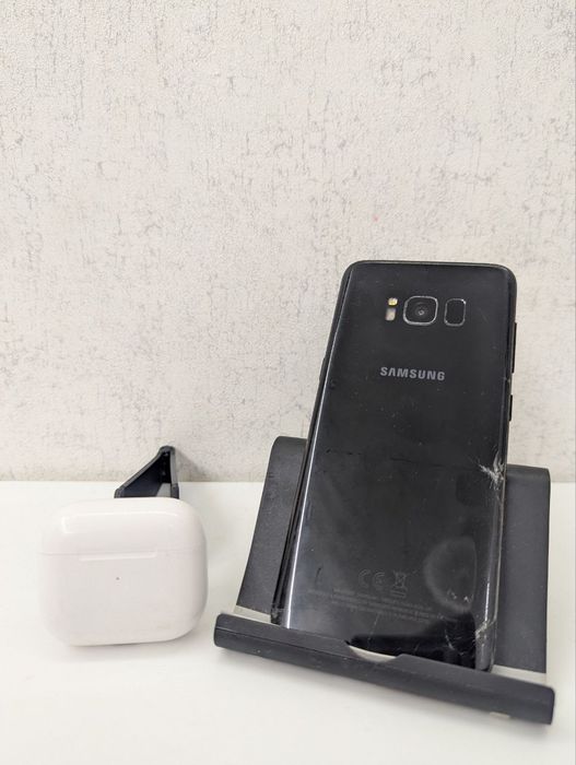 Samsung s8        .