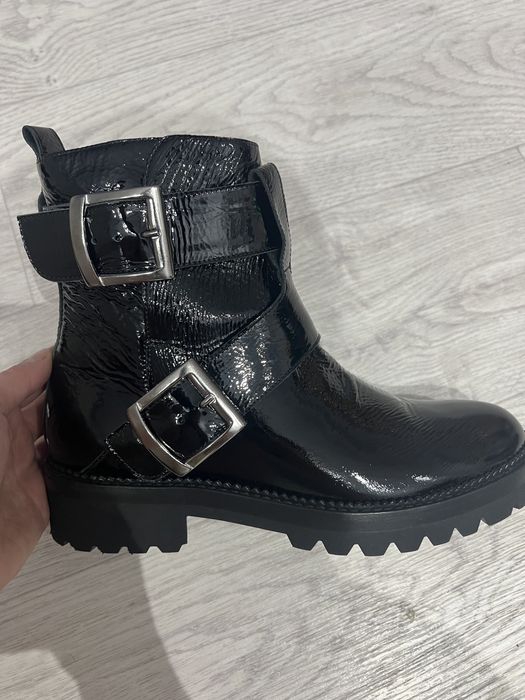 Шикарные новые кожаные ботинки