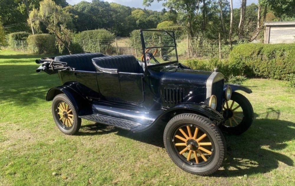 Masina de epoca  de inchiriat