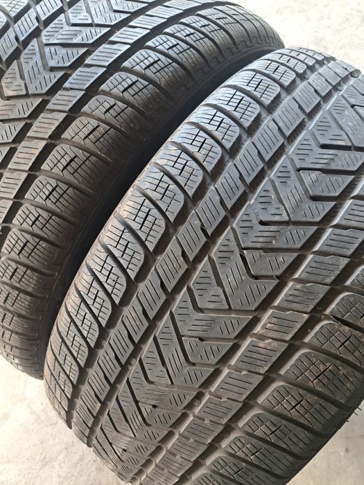 2 anvelope iarnă 295 35 r21 Pirelli