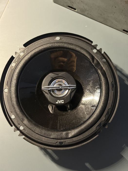 Radio CD JVC si Boxe