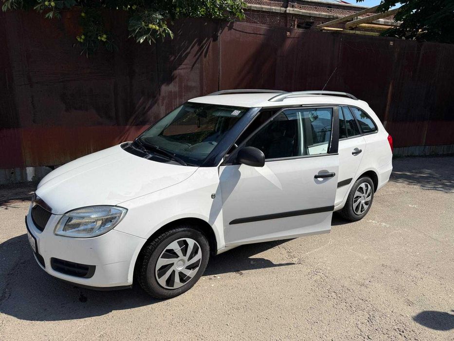 Vand Skoda Fabia- Proprietar in acte