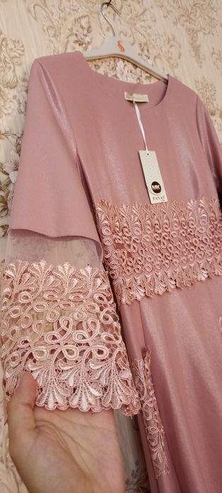 Продаётся платье женское