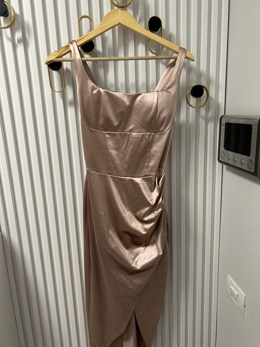 Rochie midi roz pudră