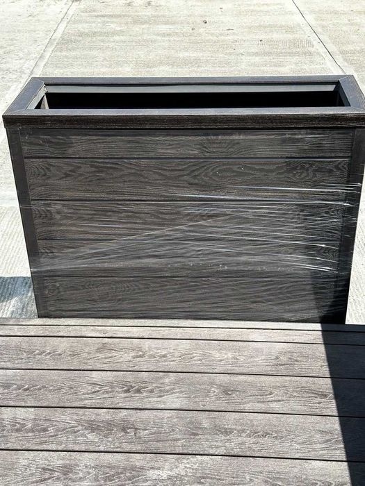 Кашпо для цветов из ДПК