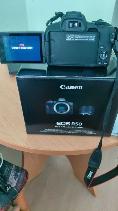 Фотоапарат Canon EOS R50