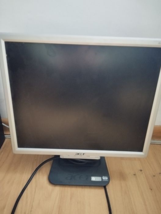 Monitor marca Acer 15,4"