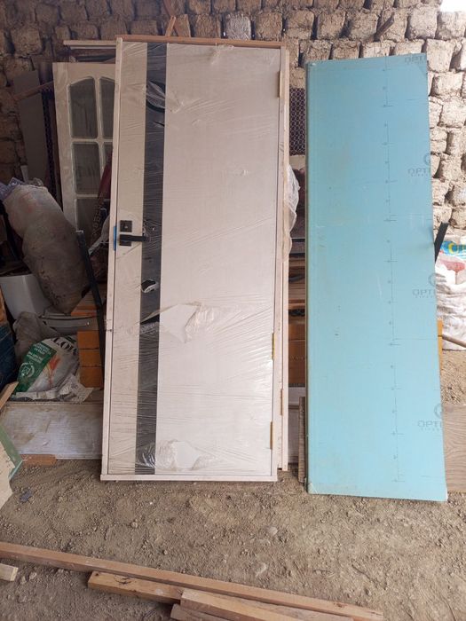 Eshik sotiladi yangi zamoklari bilan