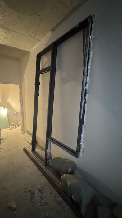 Продам окно балконное, 5 камерное