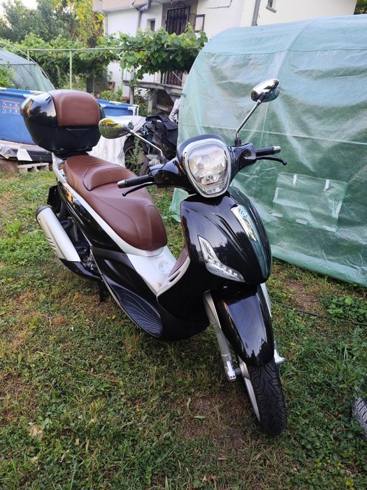 Пиаджо Бевърли 300 Piaggio Beverley 300