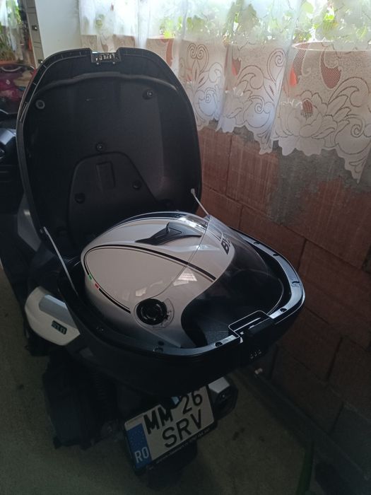 Cutie bagaj scuter/motocicleta de 32L