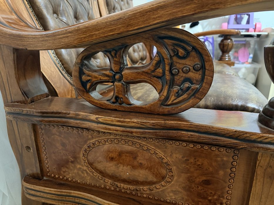 Комплект мягкой мебели диван + 3 кресла, классика, отличное состояние