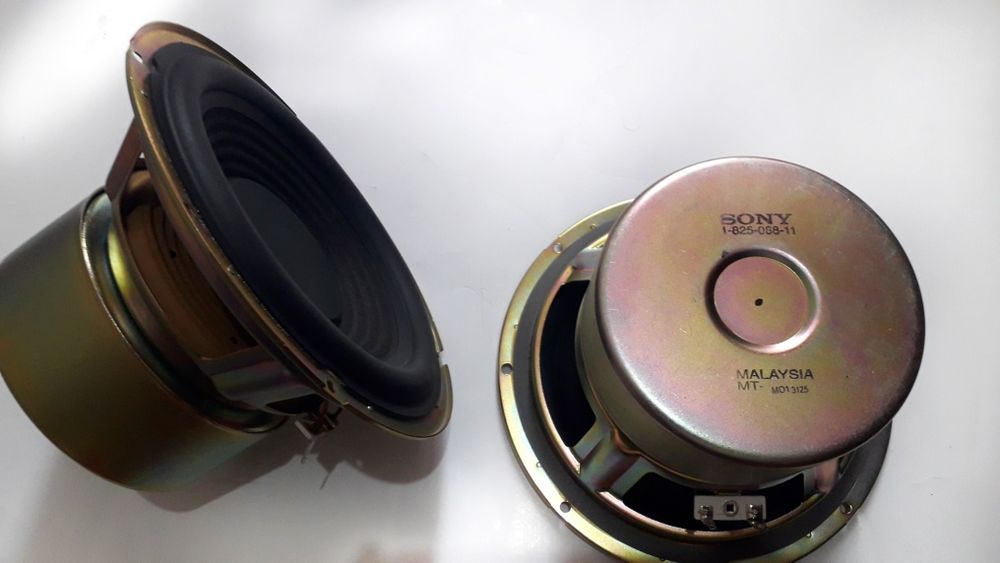 Subwoofer SONY Bir Juft 8 dyum 2x