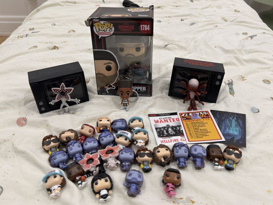 ПРОДАЖА ФИГУРОК очень странные дела