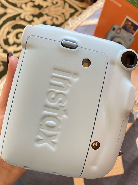 instax mini 11.