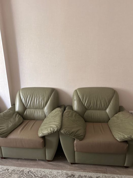 Кожанный диван и кресла