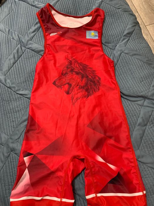 Форма борцов продаю за 6000