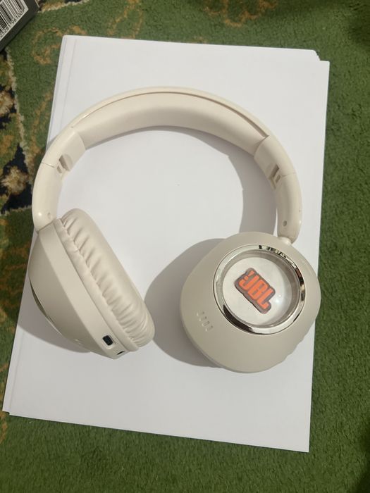 Наушники JBL большие