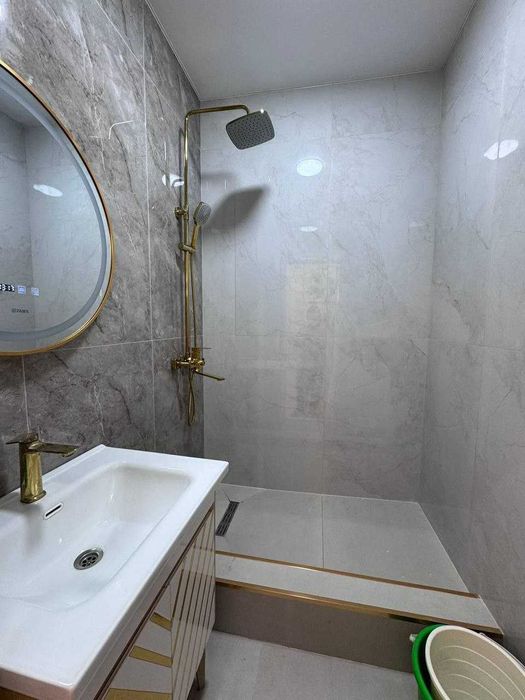 3 хоналик квартира 1 кават кирпичный дом, 5 микр, жомий