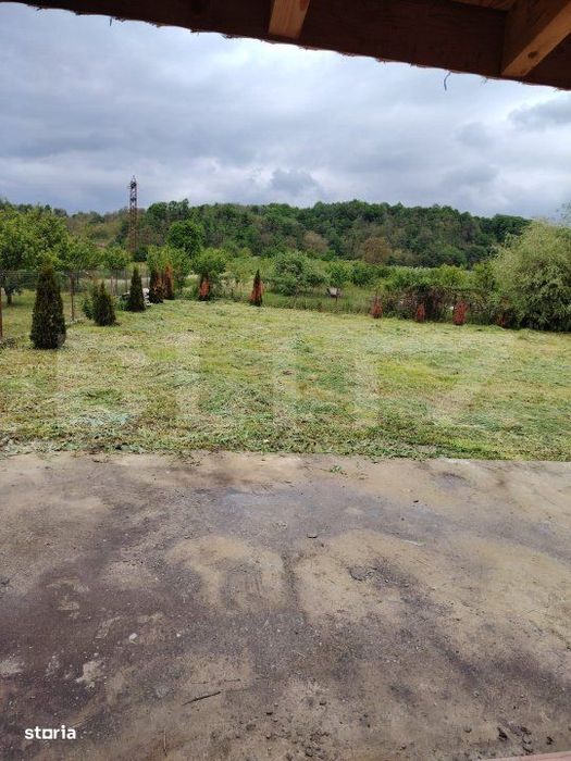 Casa de vanzare, cu 6 camere, 288 mp, zona Voinesti