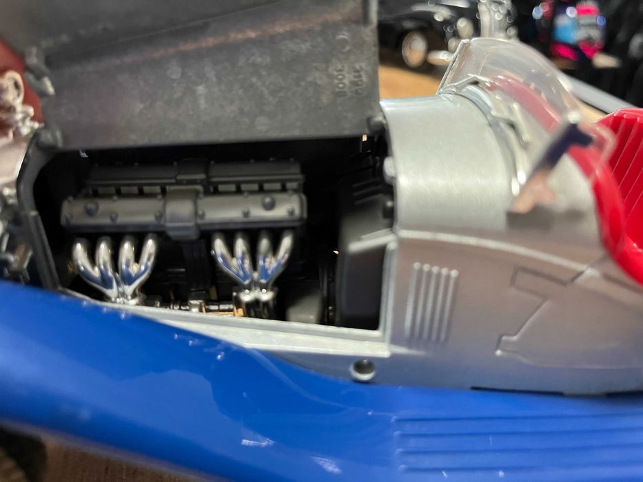 BBURAGO колекционерски модел ALFA ROMEO SPYDER  1932г.  1:18