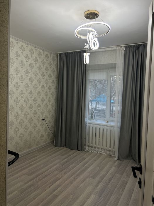 Продам 2 комнат квартиру