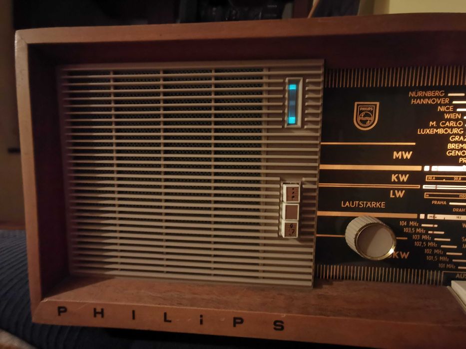 Радио от 1963 година
