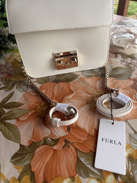 Чанта FURLA чисто нова