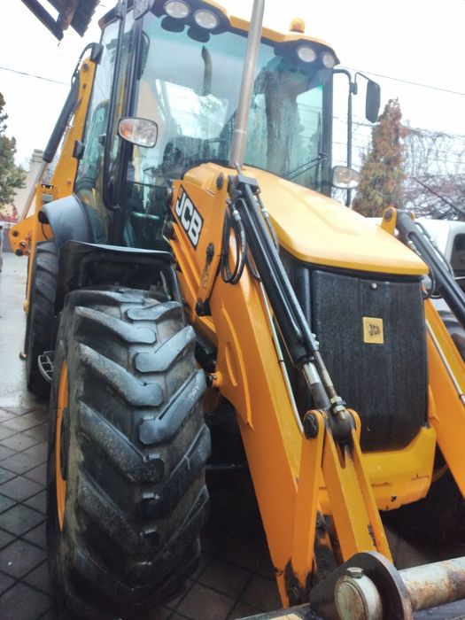 De închiriat excavator de 9 tone  buldo cu picon