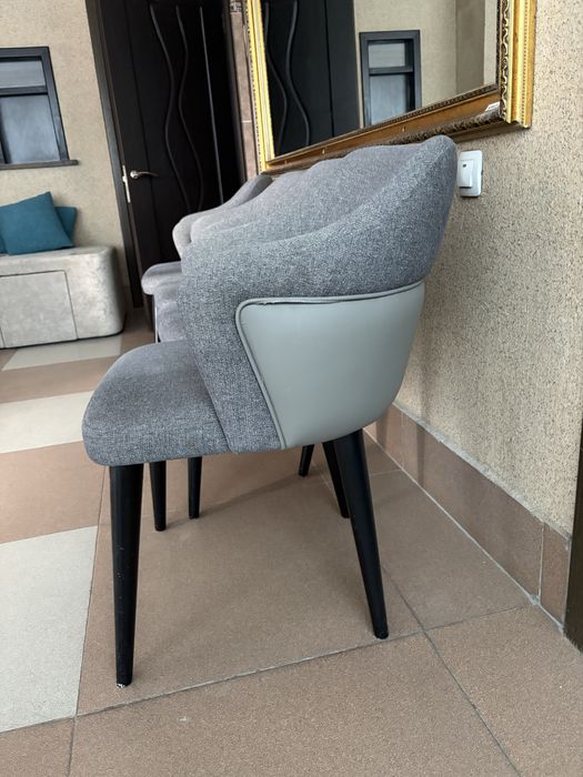 Продаються стулья