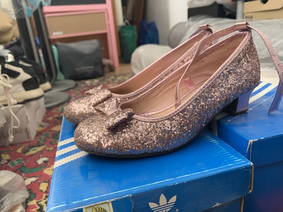 Туфельки детские продажа.