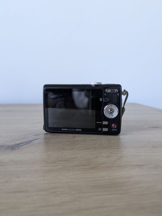 Kodak Easyshare M320 - РЕТРО СНИМКИ Дигитален Фотоапарат ОТЛИЧНО СЪСТОЯНИЕ