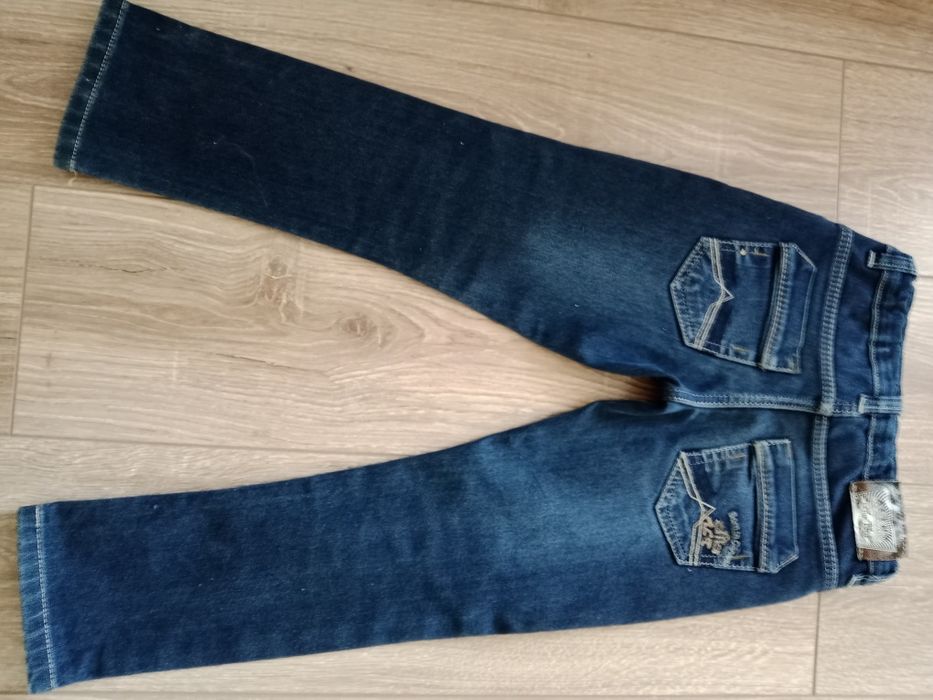 Продам детские вещи .