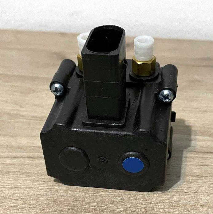 Solenoid/bloc valve suspensie aer pentru BMW E61, E70, E71