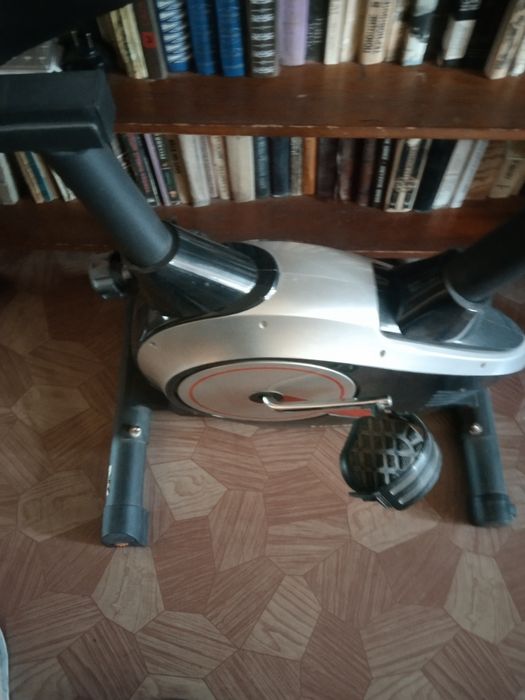 Велотренажёр в отличном состоянии