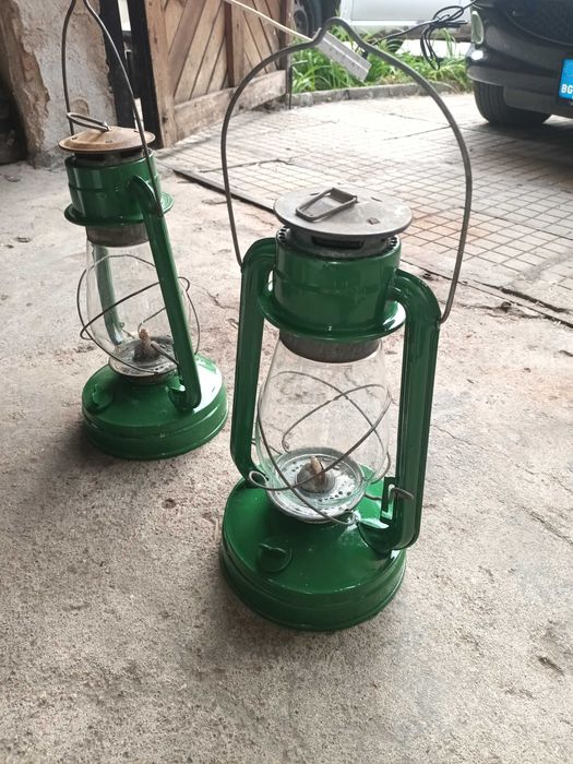 Продавам два броя газени фенери