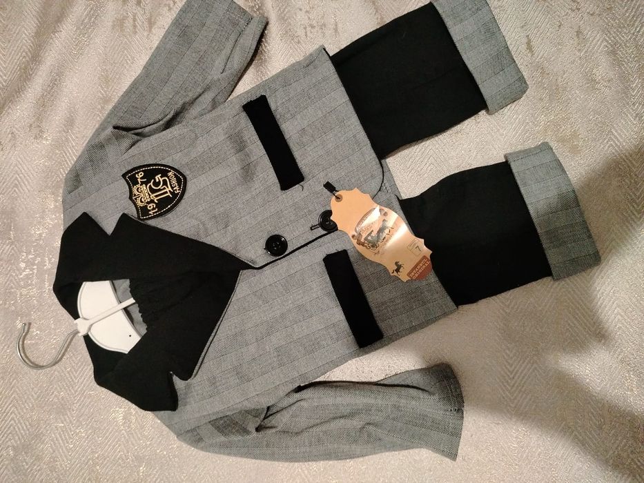 Продам детский костюм на малыша