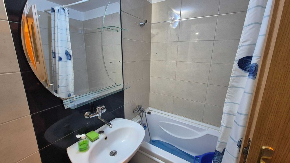 Proprietar inchiriez garsoniera spatioasa