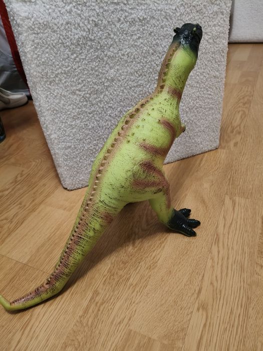Dinozaur cu sunete