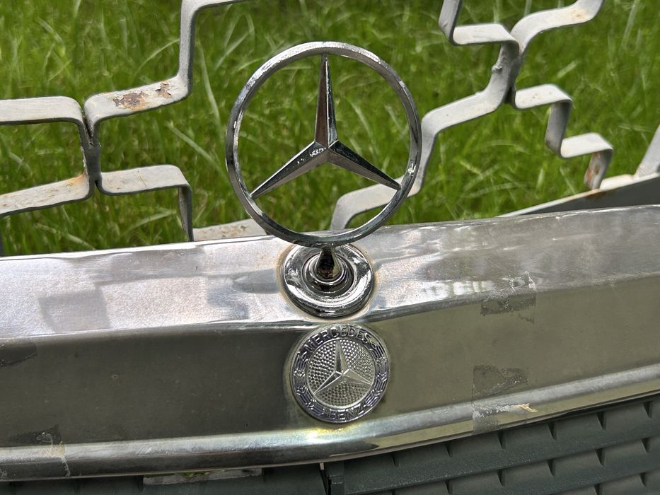 Решетка радиатора на мерседес w190