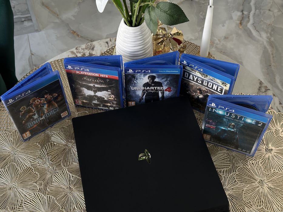 Playstation 4 Pro (PS4 Pro) SSD Samsung 500Gb + 5 Jocuri + joystick!