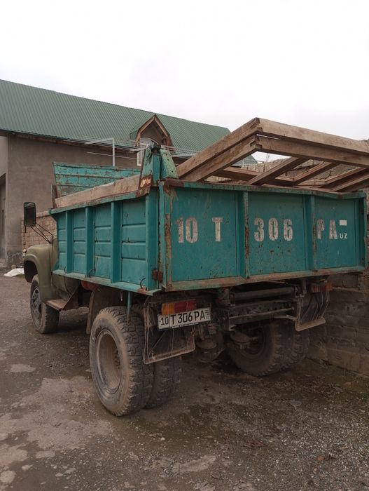 Zil sotiladi. Yili 1986 matori yaxshi moy yemidi