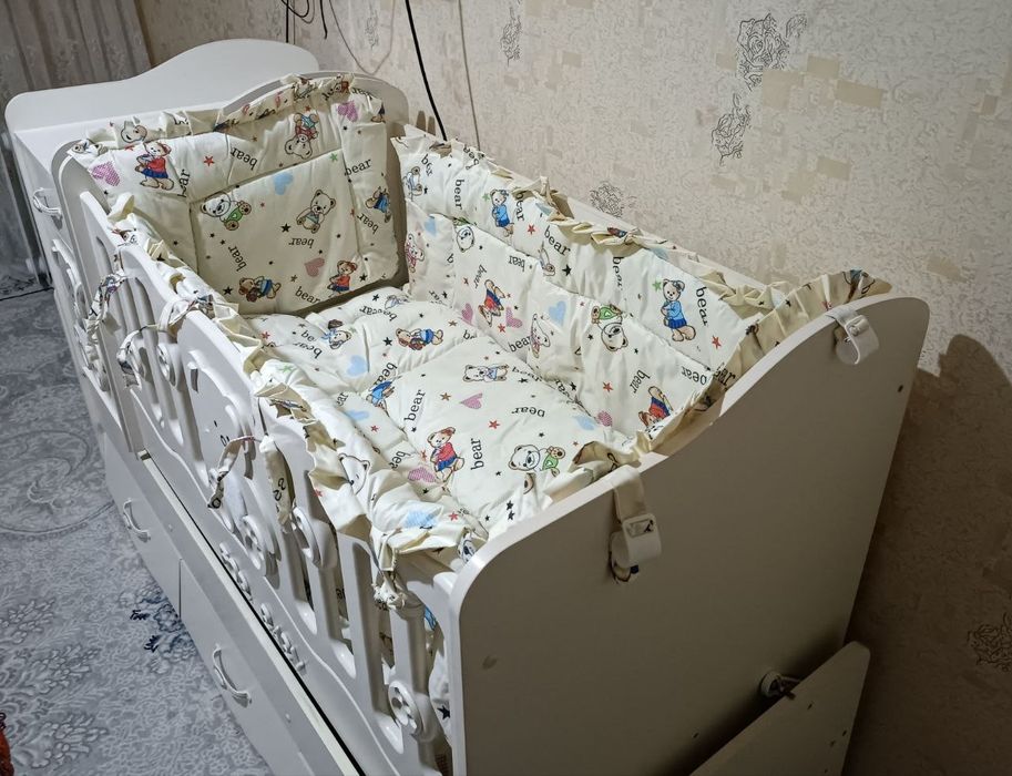 Detski karavat sotiladi.yengi umuman tutilmagan