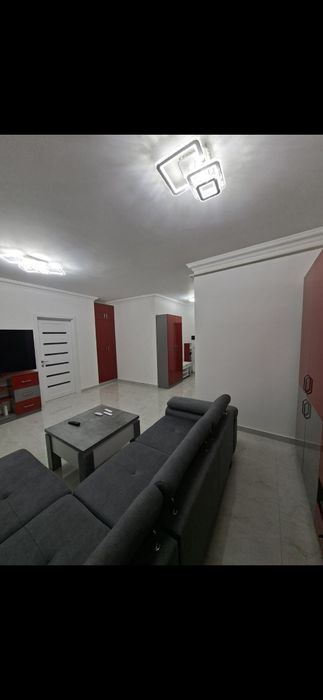 Vand apartament cu 3 camere