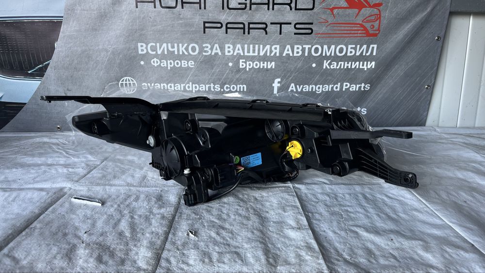 Ляв фар MG ZS с лепен захват